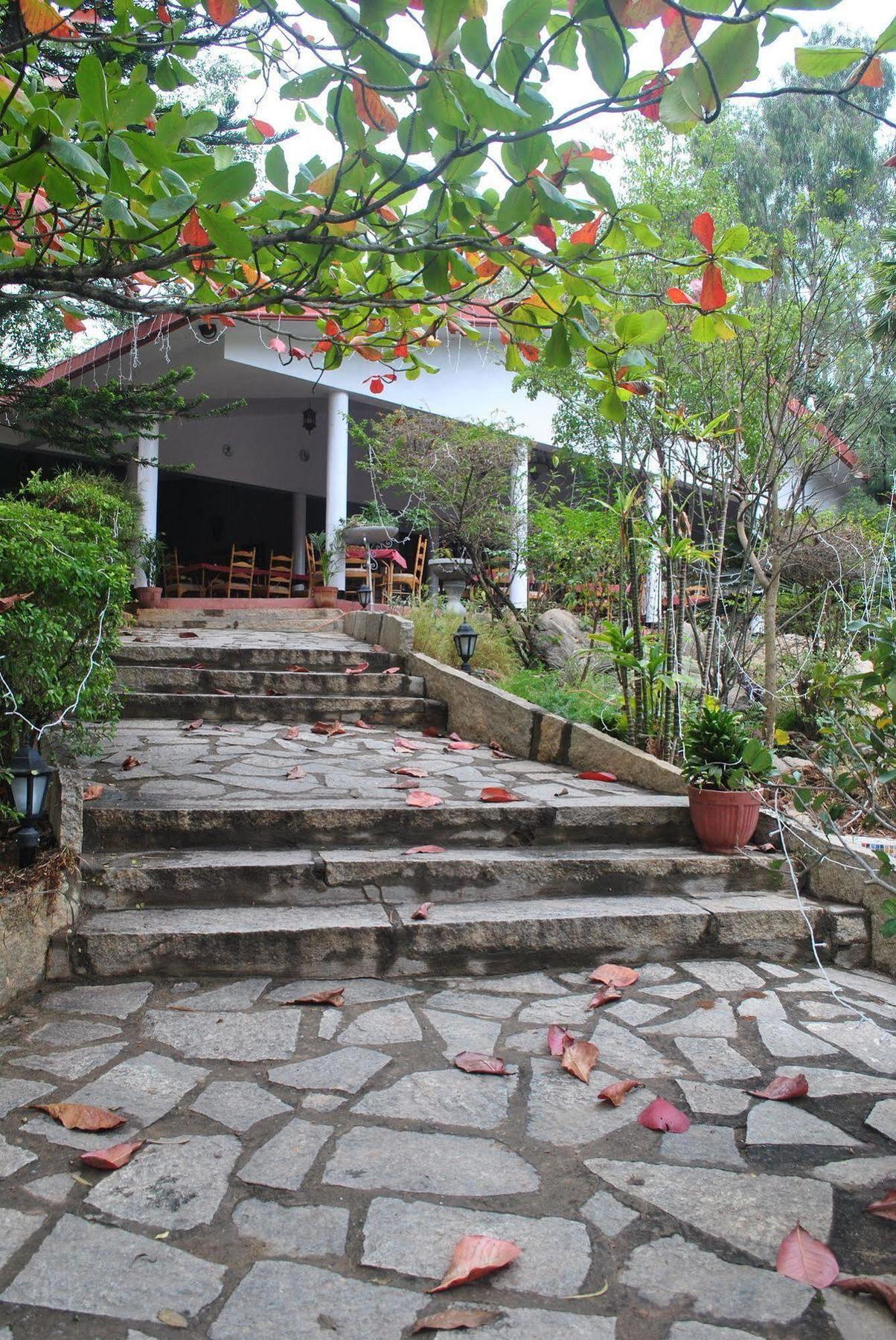 鹰岭度假酒店 班加罗尔 外观 照片